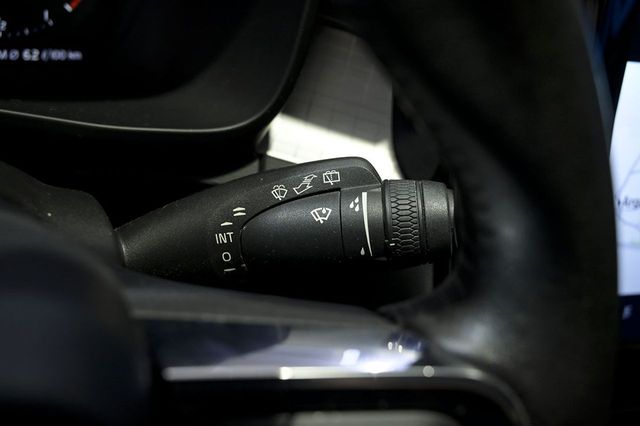 Volvo XC40   2.0 D3 Momentum Pro Auto 