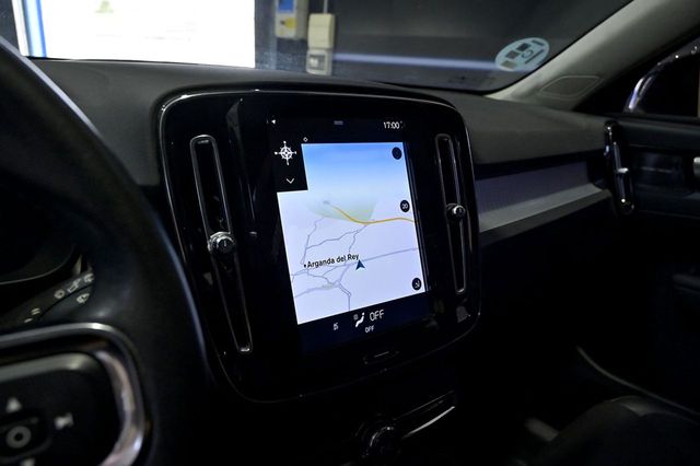 Volvo XC40   2.0 D3 Momentum Pro Auto 