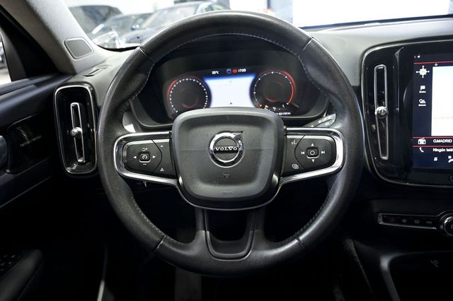 Volvo XC40   2.0 D3 Momentum Pro Auto 