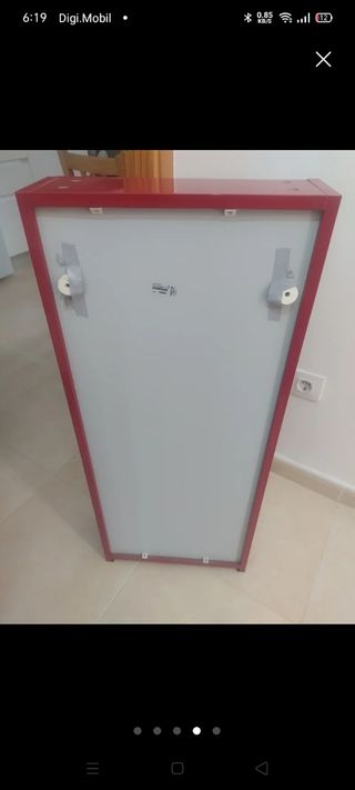 Armario baño Ikea rojo