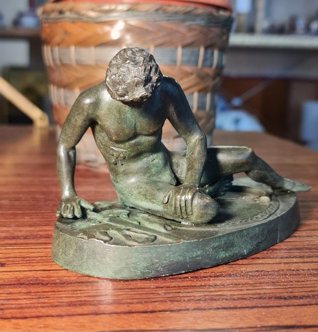 Escultura bronce Gálata moribundo
