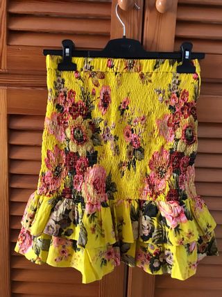Falda floral amarilla
