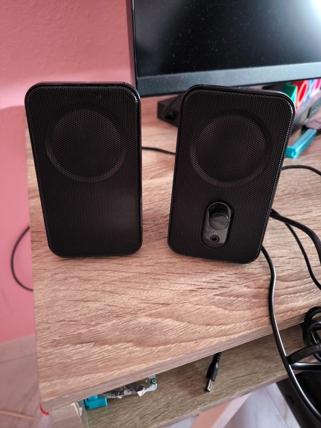 Altavoces 3.5mm - negros