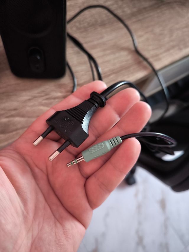 Altavoces 3.5mm - negros