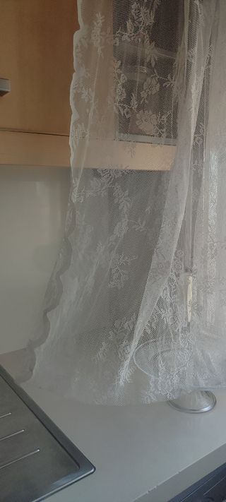 Cortinas blancas de encaje