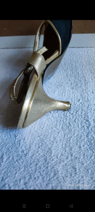 Sandali neri e oro - tacco medio