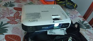 Proyector Epson 3LCD EB-S04