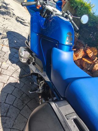 BMW R1150RS- Moto Azul