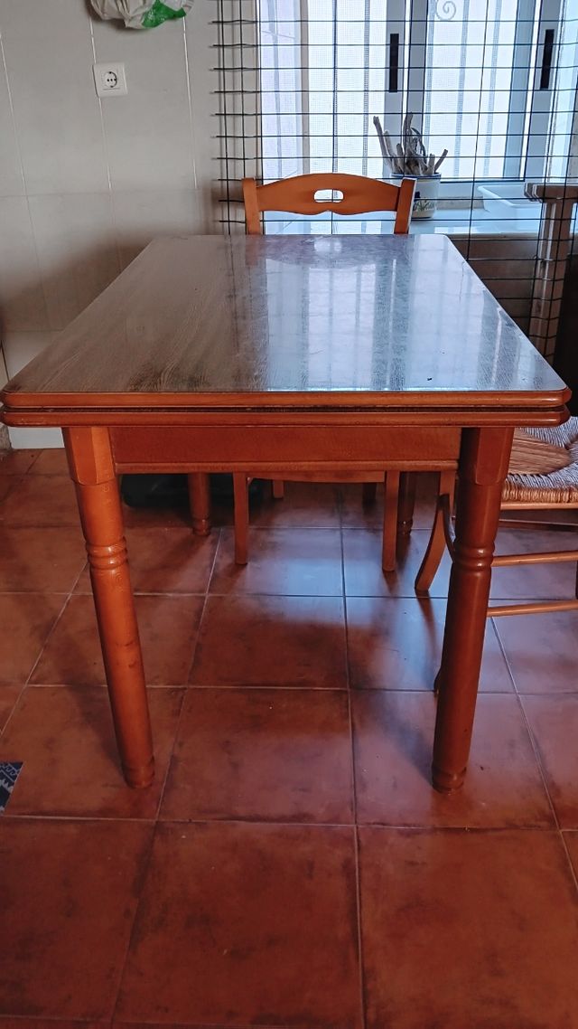 Mesa comedor madera - marrón