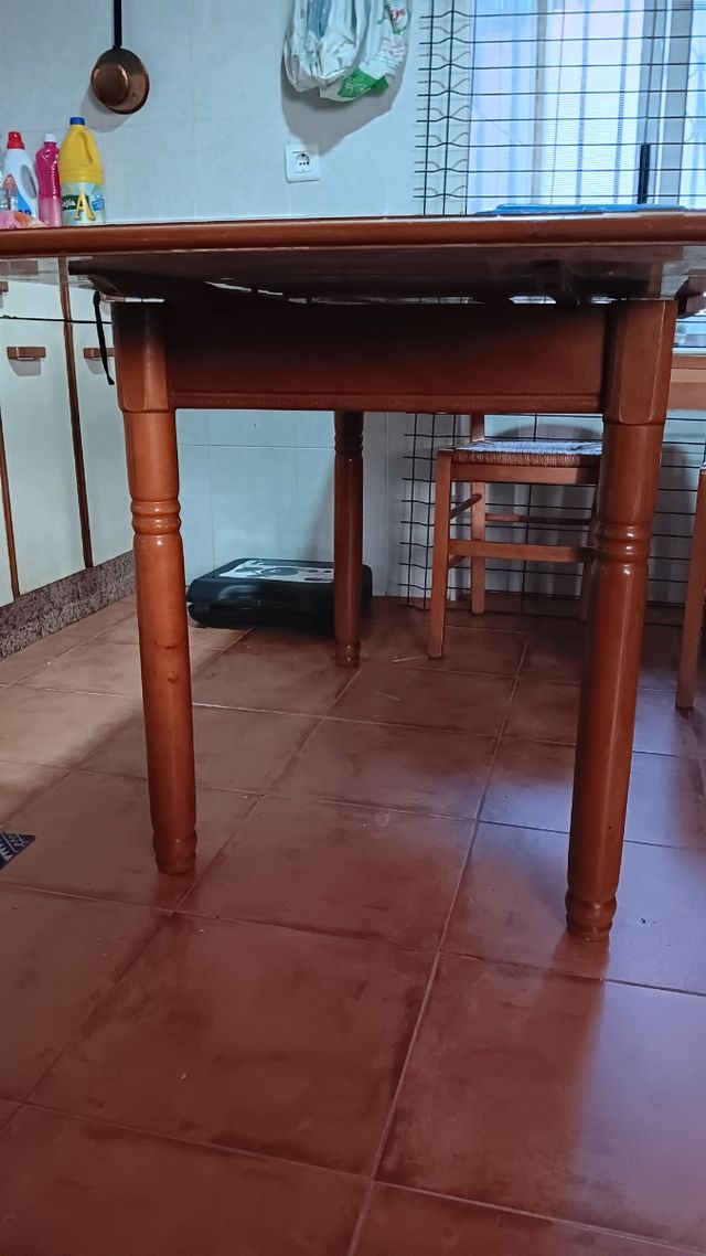 Mesa comedor madera - marrón