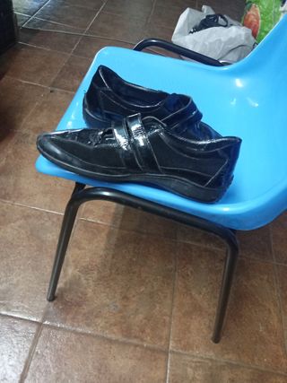 Zapatos negros mujer 24HRS