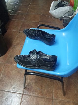 Zapatos negros mujer 24HRS