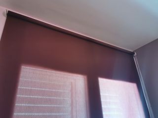 Estor Enrollable burdeo - Tela