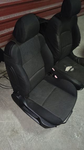 Asientos delanteros.
Peugeot 207
Airbag's.