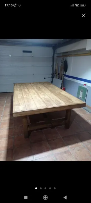 Mesa rústica grande de madera