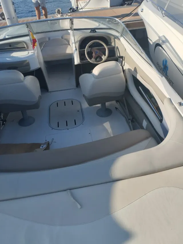 Barco Four Winns 220