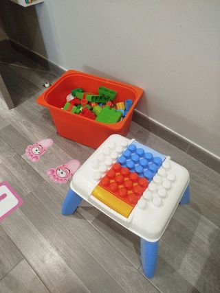 Mesa construcción bloques + bloques