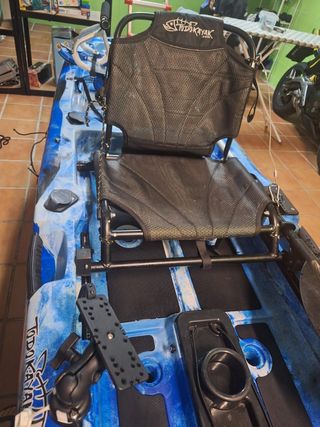 Kayak Pesca con pedalera. Buen estado.