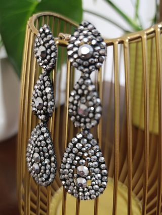 Pendientes largos plateados