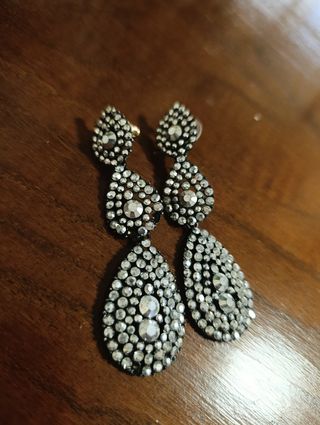 Pendientes largos plateados