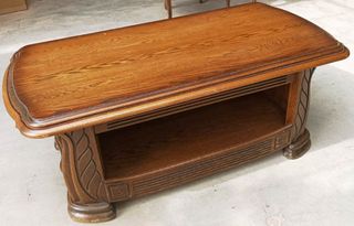 Muebles de salón en madera maciza de roble oscuro