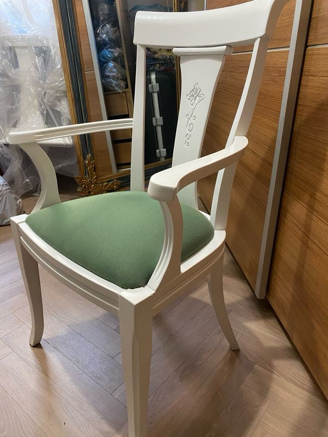 Mesa comedor + 6 sillas blancas