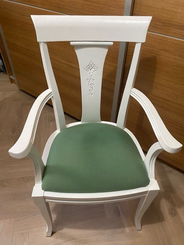 Mesa comedor + 6 sillas blancas