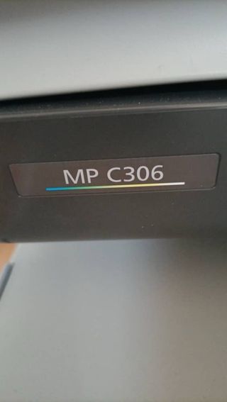 MP C306 Impresora multifunción HP - casi nueva