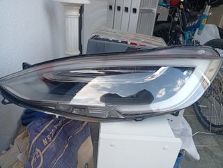 Faros Tesla Model 6 2017