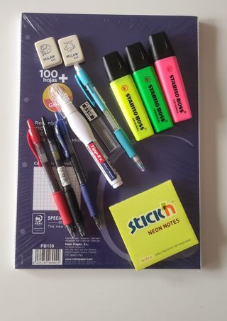 Recambio de hojas A4 y material escolar