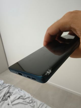 Motorola Edge 50 Fusion con schermo rotto 