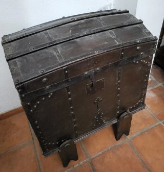 Antigüedades Baúl de madera y metal