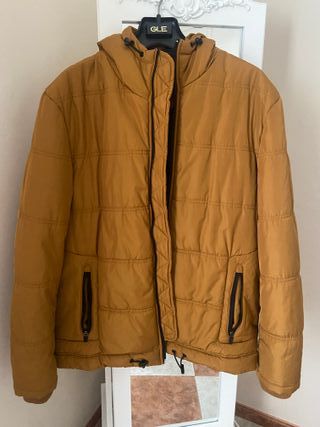 Chaquetón acolchado mostaza hombre