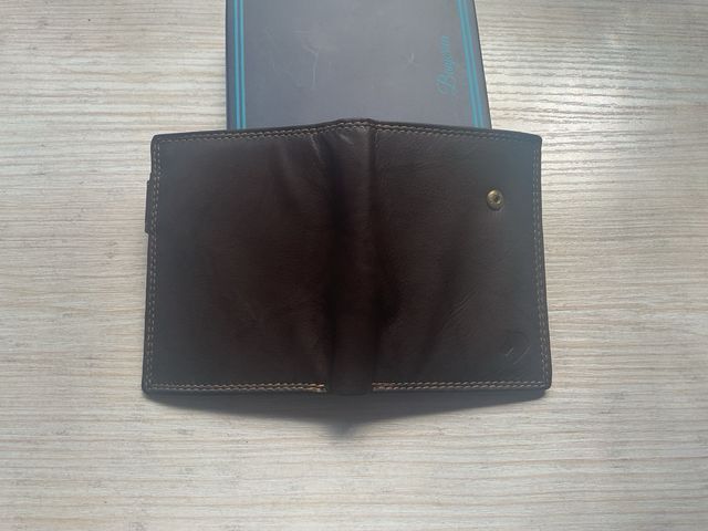 Cartera de piel marrón oscuro con cierre,nuevo