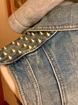 Chaleco vaquero con taches diseño unico 