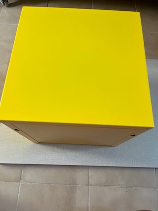 Armario IKEA amarillo metal
