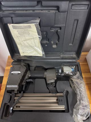 Clavadora neumática Simes SA-T64