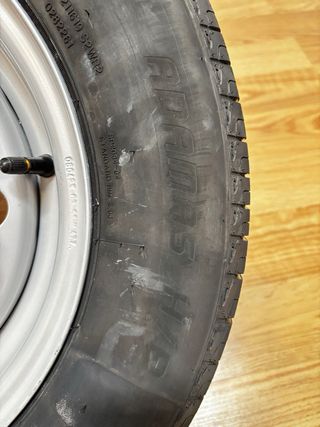 Rueda repuesto remolque  175/75 R13 + soporte