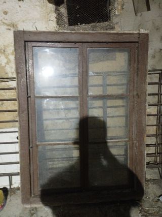 Ventana antigua madera - contraventanas