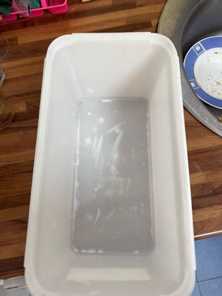 Caja plástica blanca