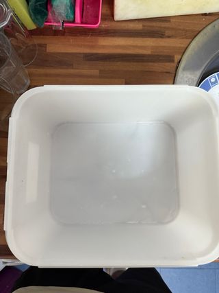 Caja plástica blanca