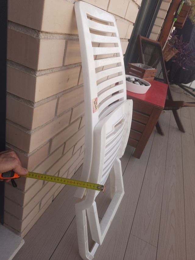 Tumbona blanca plegable plástico