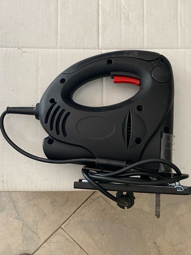 Seghetto alternativo ben tenuto e robusto