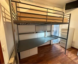 Litera metalica con amplio escritorio 