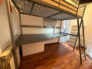 Litera metalica con amplio escritorio 