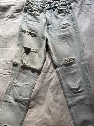 Vaqueros de cintura alta de Stradivarius