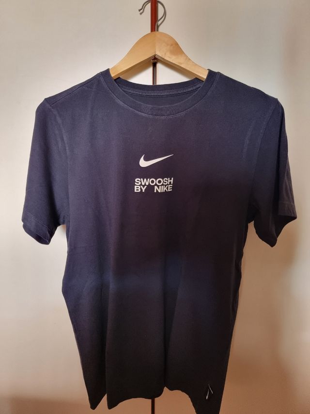 T-Shirt Nike nera - Swoosh