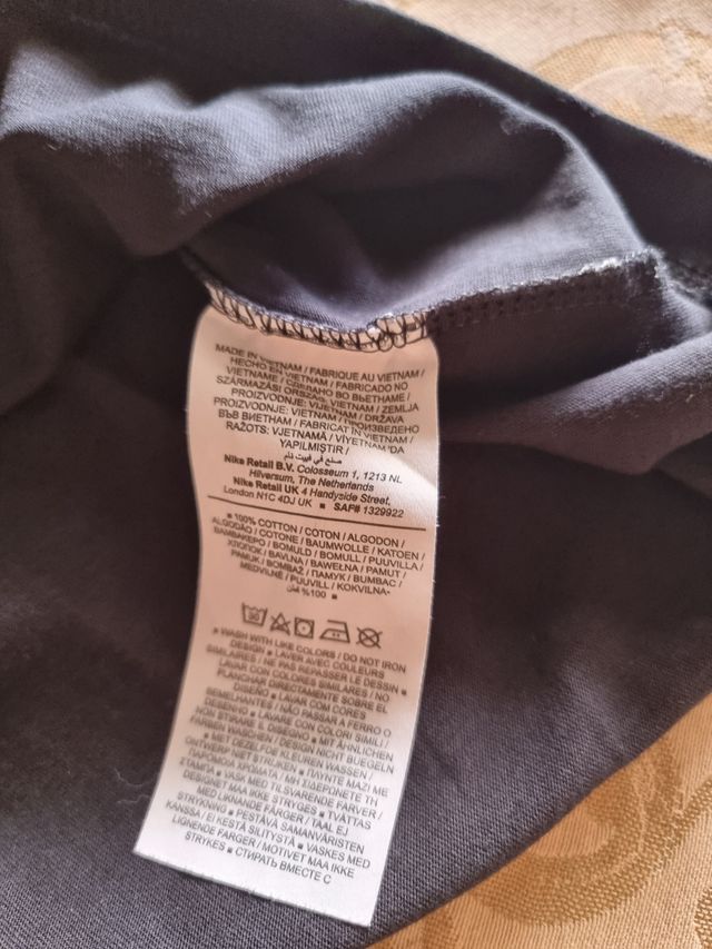 T-Shirt Nike nera - Swoosh