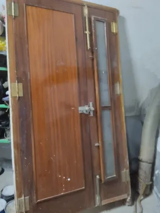 Puerta madera antigua