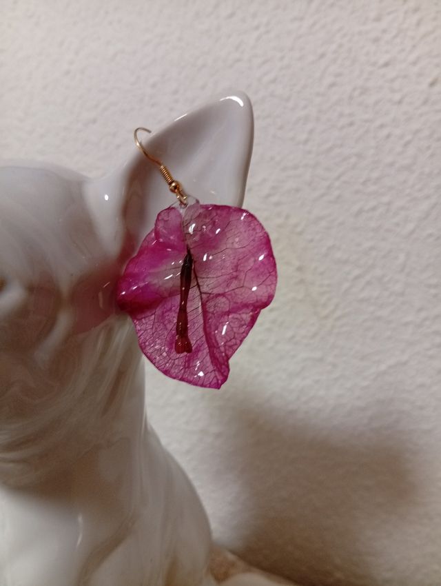 Pendientes buganvilla resina - dorados